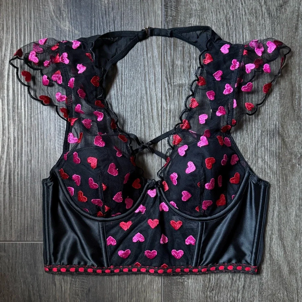 Victoria's Secret Lightly Lined Heart Embroidery Cap-Sleeve Corset Bra Top, NWT.